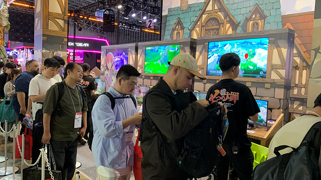 넷마블 일곱개의 대죄 Origin’을 시연해보기 위해 길게 줄을 선 내방객들.jpg