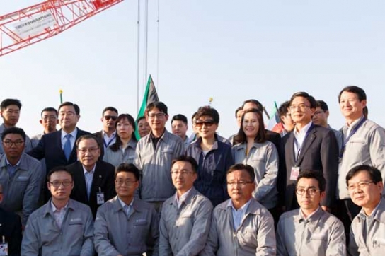 쿠웨이트 한국 근로자 찾은 박 대통령, "고맙고 자랑스럽다"