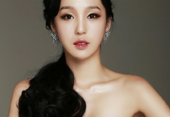 레이싱모델 출신 맥심걸 이지나 홍보영상 화제
