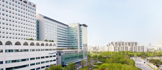 서울아산병원 외래환자, 진료 전 확진 판정...일부 시설 폐쇄