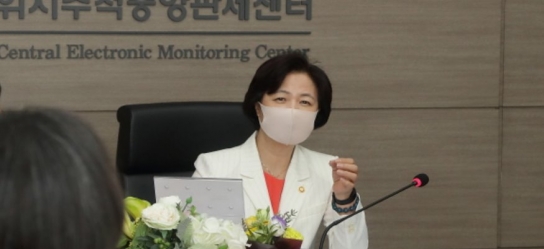 검찰 '휴가연장 의혹' 추미애·아들 무혐의 처분