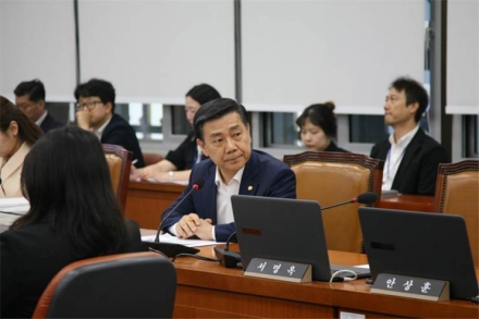 “자살예방 관련 예산 증가했는데… 고독사 5년간 24% 늘었다.”