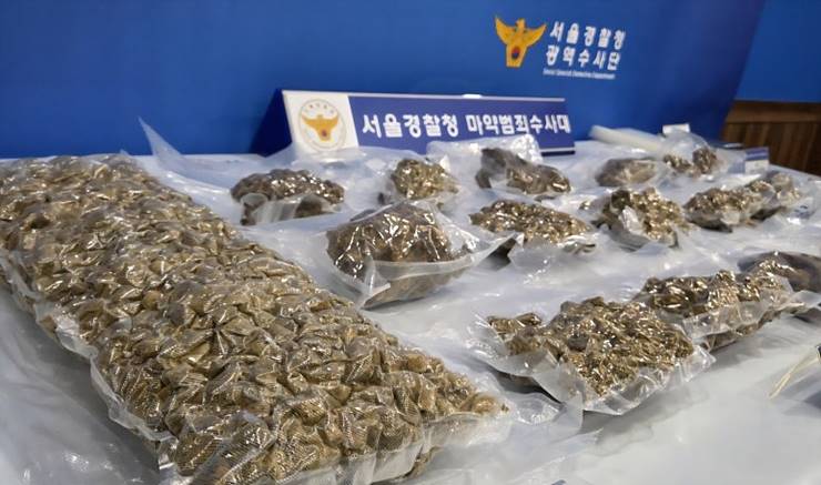 현역 군인, 태국서 액상 대마 밀수하다 적발 … ‘스마트 폰’ 허용 부작용