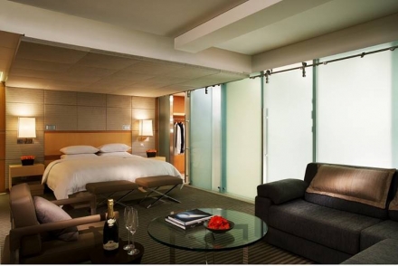 “분실물 없다던 롯데호텔, 경찰 오자 나왔다”