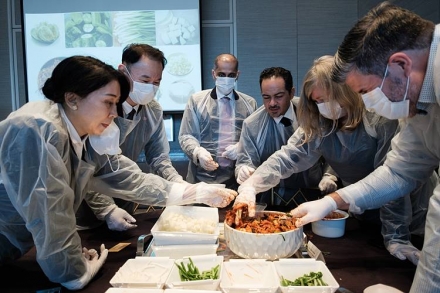김치가 이끈 민간외교… 롯데호텔, 각국 대사 초청 ‘김치의 날’ 오찬 성료