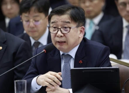 유철환 국민권익위원장 ‘사의 표명’