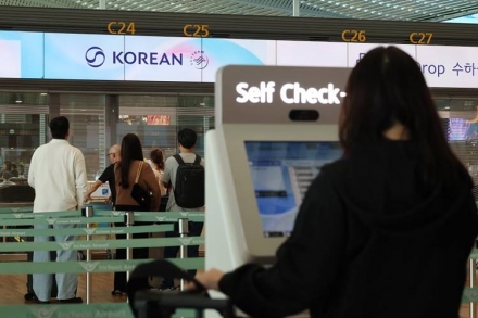 카드로 마일리지 쌓던 시대 끝나나… 항공 마일리지 카드 검색 ‘급감’