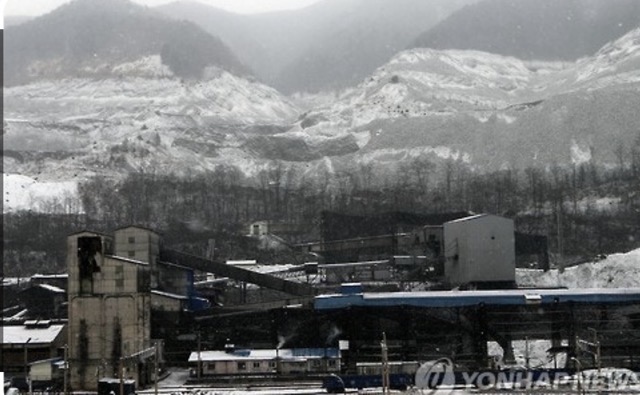 1000억대 석탄 비축장 열어보니 ‘폐기물 무덤’