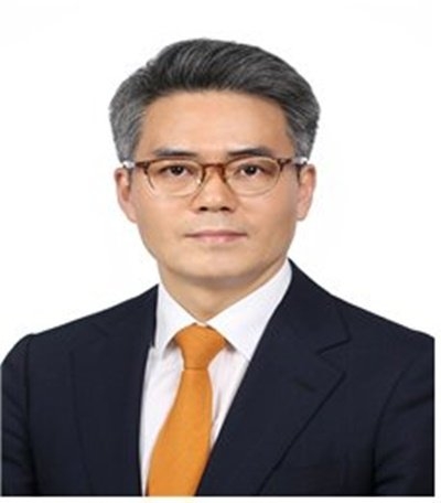 재산 91억 중 56억 대출 '부동산 투기 의혹' 청와대 김기표 비서관 사퇴