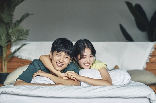 미혼 61% “로또 1등 당첨, 연인에게 말 안 해!”