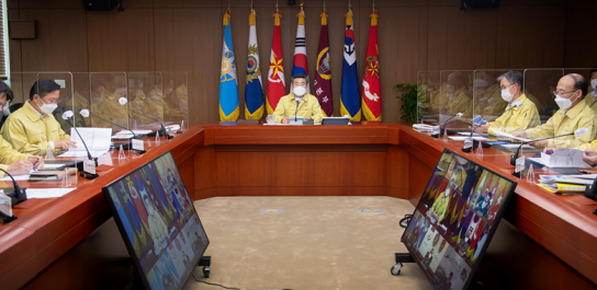 軍도 자체 '4단계' 격상···12일부터 외출·면회 통제