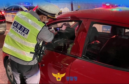 거리두기 완화 후 첫 불금, 전국 음주단속 시행