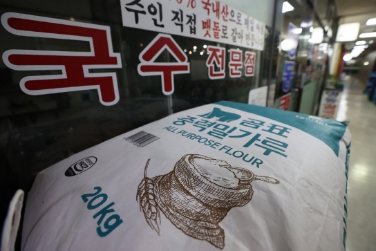 우크라이나 밀 생산 35% 감소...밀가루 사재기 우려