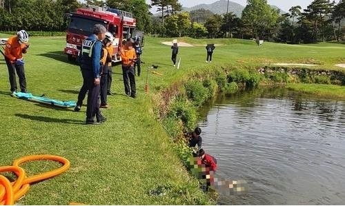 골프장 연못 익사 사고에 ‘캐디’ 입건..."책임 어디까지?"