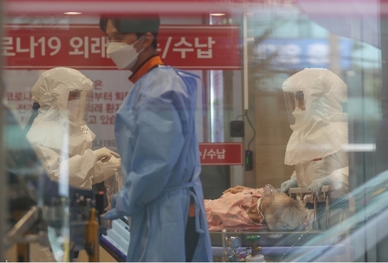 오미크론 BA.5 검출률 88%...재감염·사망자 증가 추세