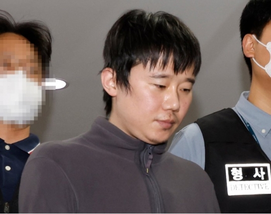 얼굴 공개된 살해범 전주환, '보복살인'혐의로 검찰 송치