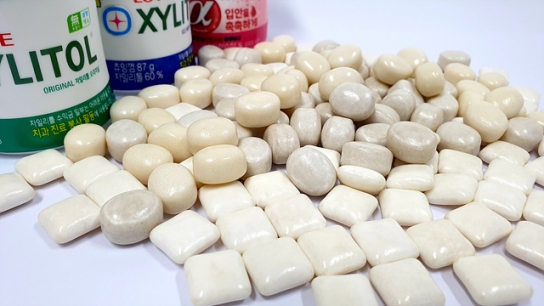 “껌 씹으면 집중력 향상에 도움되나?”