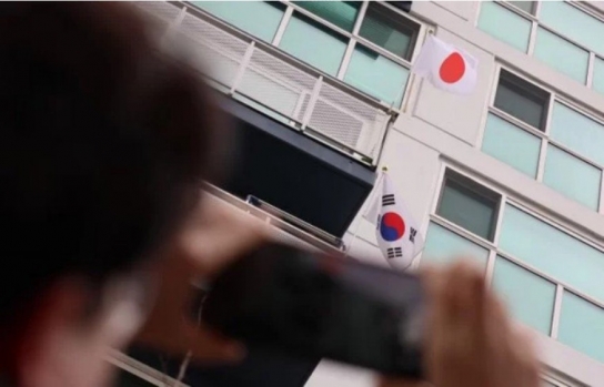 3·1절에 일장기 게양한 세종시 아파트 가구 논란