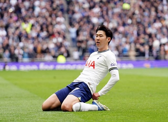 손흥민, 아시아 최초 'EPL 100골'…팀도 2-1 승리