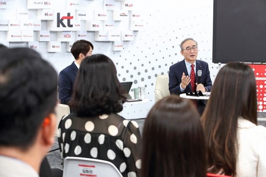 KT, CEO 공백 5달만에 김영섭 대표이사 선임