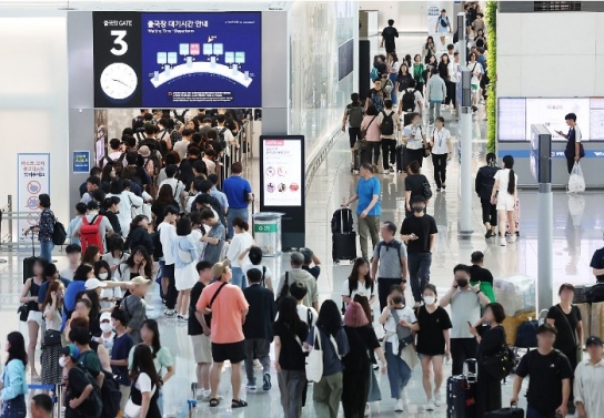 7월 항공객 약 900만명...코로나19 사태 전 84% 회복