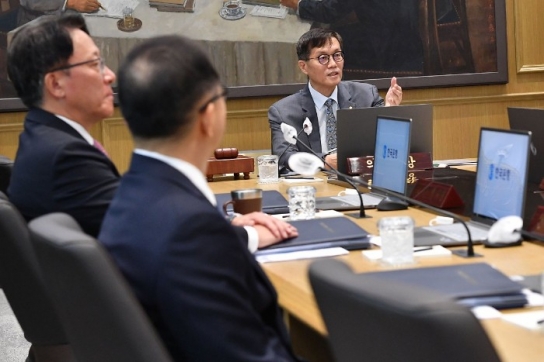 한국은행, 기준금리 5회 연속 동결...중국발 리스크 영향
