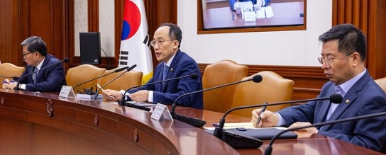 추경호 "유류세 인하 추가연장 검토"