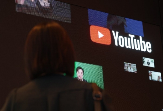 유튜브 '예능 프로그램' 전성시대...유재석·신동엽·성시경 등 맹활약
