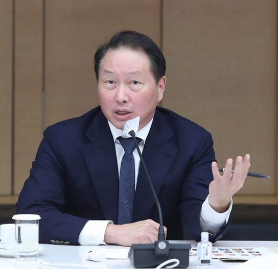 최태원 "장강 앞물결은 뒷물결에 밀려…언젠가 나도 앞물결돼"