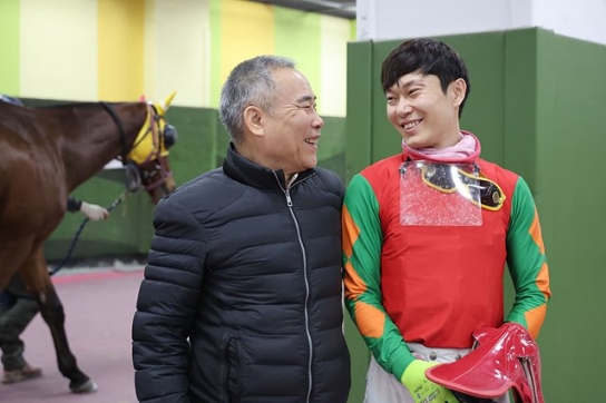 렛츠런파크 서울 이희영 조교사 통산 700승 달성