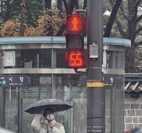 서울시, 보행 신호등 '적색 잔여시간' 표시...무단횡단 예방 효과