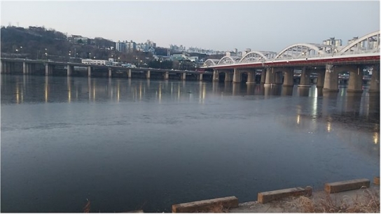 한파 속 한강 첫 결빙…평년보다 16일 늦어
