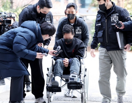 성인방송 강요받은 아내 극단선택…전직 군인 남편 구속