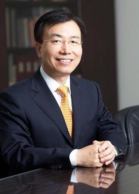 김석수 동서식품 회장, 퇴임 이유는 '고희'라서