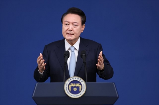 尹 "응급실 의사 부족이 근본문제…국민 안전하게 만들때 됐다"