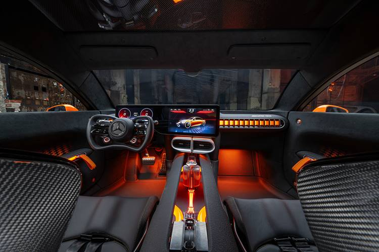 [사진 4] 콘셉트 AMG GT XX 실내.jpg