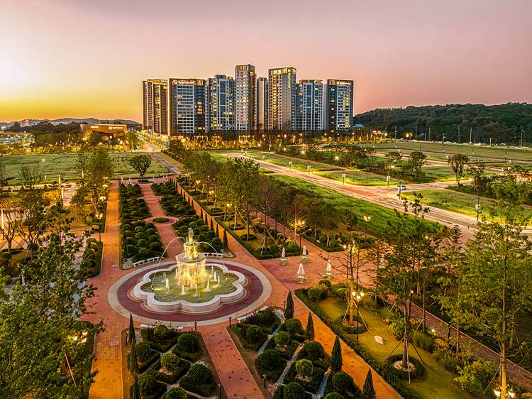 대한민국 대표 하이엔드 주거 브랜드 신검단 로열파크씨티Ⅱ와 월드 클래스로 조성된 기반시설의 조경과 조경시설 실제 사진 , DK아시아.jpg
