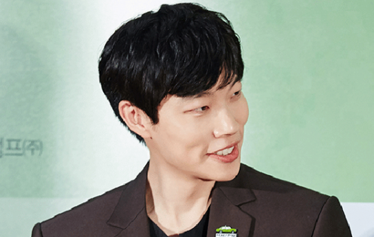 배우 류준열! 영화 <택시운전사> 촬영 현장 훈훈한 비하인드 화제