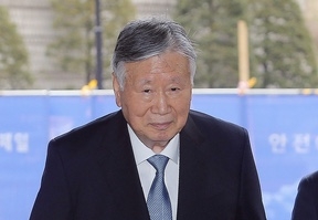 팔순 이중근 부영 회장, 항소심서 법정 구속