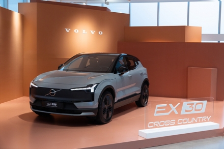 볼보, 순수 전기 SUV EX30CC 국내 출시