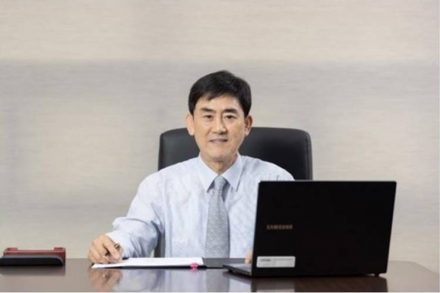 “교촌치킨 송종화 대표, 국감 증인 출석…‘가맹점 보복성 계약거절’ 의혹 추궁”
