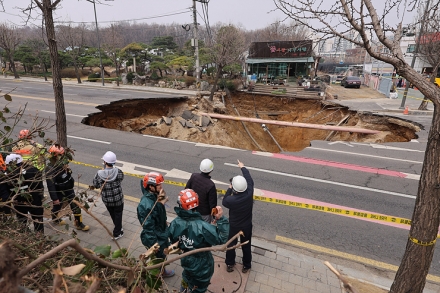 도로 위 시한폭탄, 싱크홀…올해만 74건 발생
