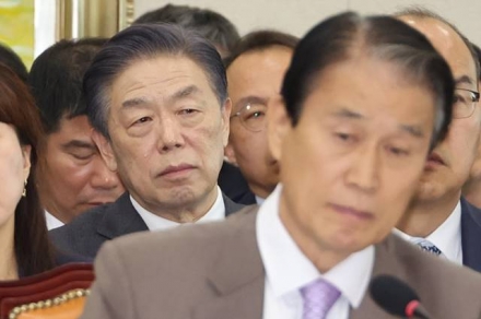 독립기념관 이사들 “김형석 관장 해임해야… 위법·편향 운영”