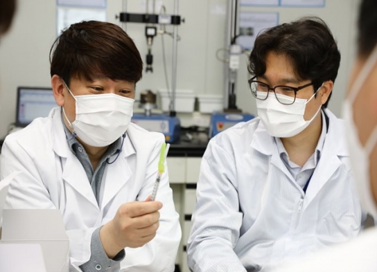 기적의 백신주사기 만든 10인 '한국판뉴딜의 상징'