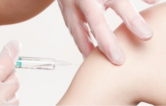 잔여 AZ백신 맞은 30대 숨져..국내 첫 백신 부작용 사망