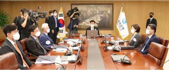 한은 기준금리 0.5% 인상...'빅스텝' 밟았지만 한미금리 역전현상 우려