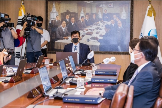 1년새 2.0%포인트 폭등한 기준금리...부동산 거래절벽 심화