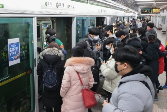 지하철 혼잡시 무정차 통과 방안 전면 백지화