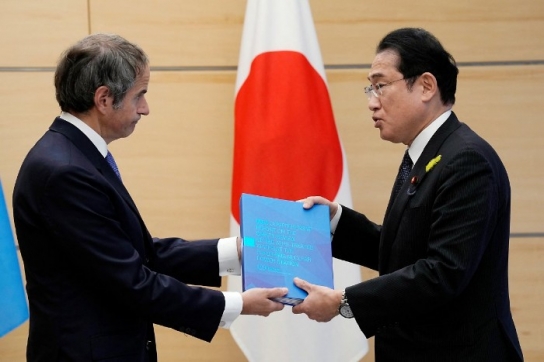 IAEA "日오염수 방류, 국제기준 부합"...야당 "깡통보고서"