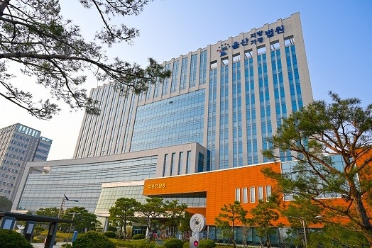 잔소리했다고 길거리에서 아내 살해한 남편 2심서 15년형